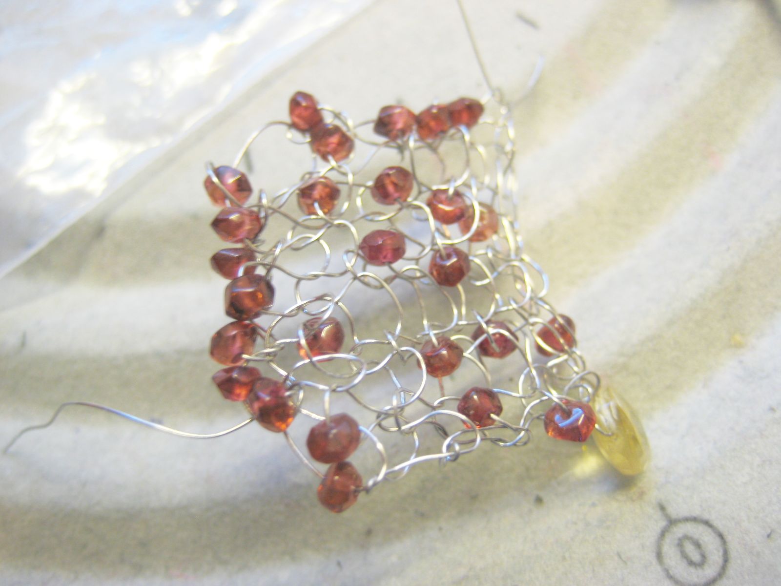 alankarshilpa: How to make a knitted wire Valentine heart - A Free Knitted Wi...