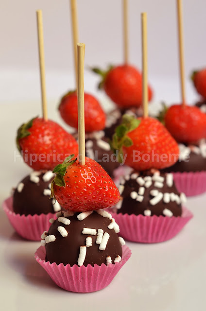 Cioccolatini ripieni alla banana con fragole