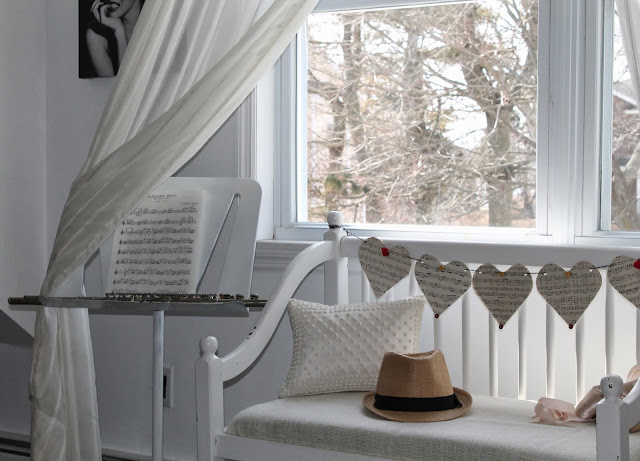 Vintage and White Bench Antique Decor Link Party at http://knickoftimeinteriors.blogspot.com/