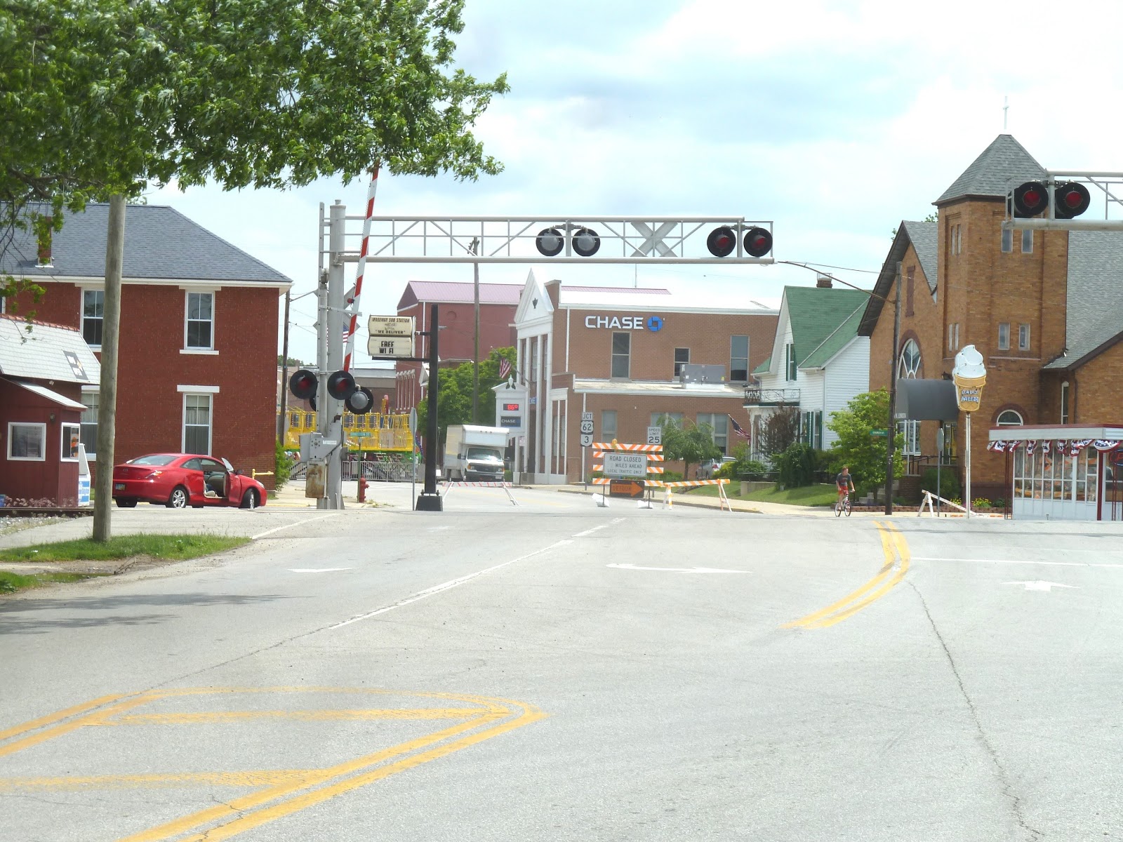 seniors walking across america POST 1124; MAY 29, 2013; URBANA, OHIO
