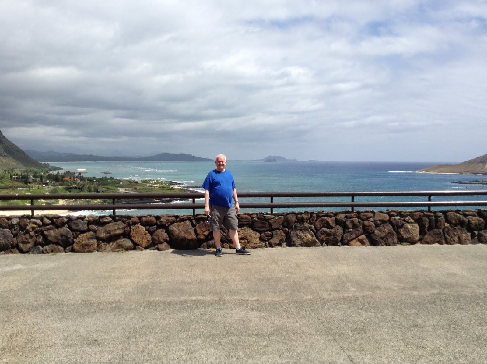 OVERLOOKING THE HAWAIIAN PACIFIC 2014