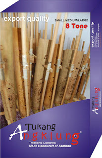 Angklung merupakan alat musik tradisional Bangsa Indonesia yang sangat diminati oleh orang asing.