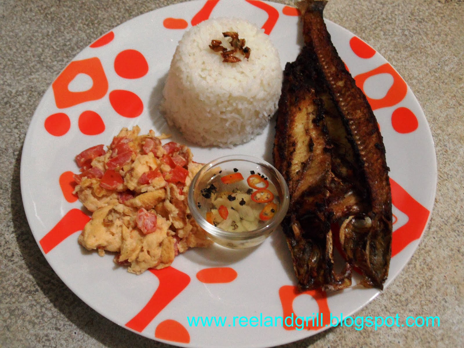 Reel and Grill Daing na Flying Fish o Bolador (Fried Vinegar & Garlic