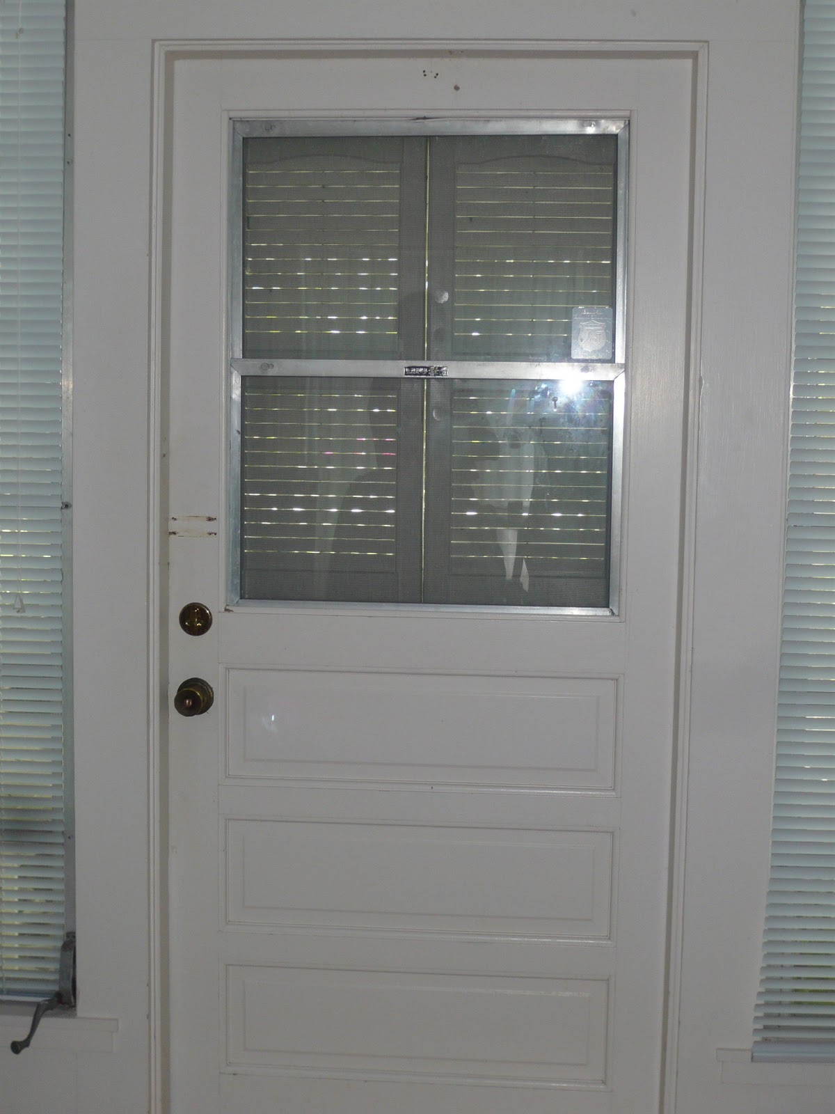 1600 #576874 As You Can See It's Your Standard Door With An Aluminum Screen Insert. wallpaper Discount Front Doors 41451200