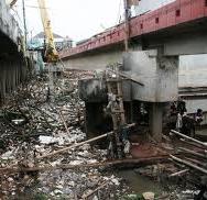 Ciliwung Banyak sampah di kali Ciliwung