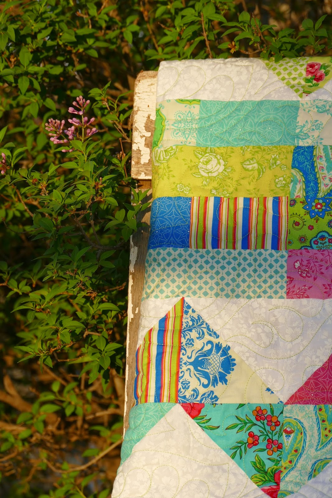 Lovin' Life At The End Of The Dirt Road Summer House Quilt