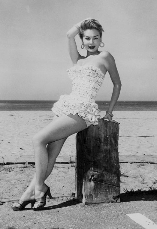 Mitzi+Gaynor+Legs http://mitzigaynorblog.blogspot.com/