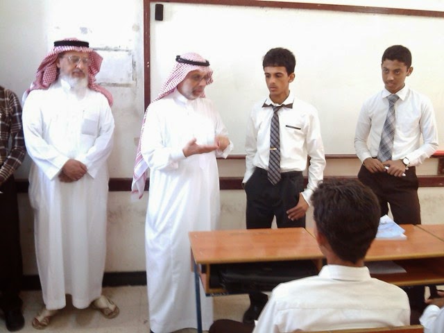 بحضور المهندس بقشان الثانوية النموذجية بالمكلا تدشن الاحتفاء بيوم المعلم بإقامة فعالية الاداري الصغير وعدد من الانشطة التربوية الاخرى حضرموت اليوم