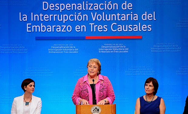 LOS ENMARAÑADOS DIÁLOGOS INICIALES DE UN PROYECTO LEGISLATIVO Leopoldo Martin Ramos