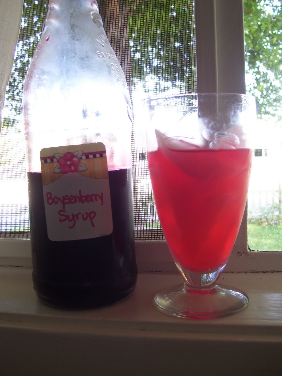 Sweet Bee Cottage Yumptious! Homemade Boysenberry Syrup and Lemonade