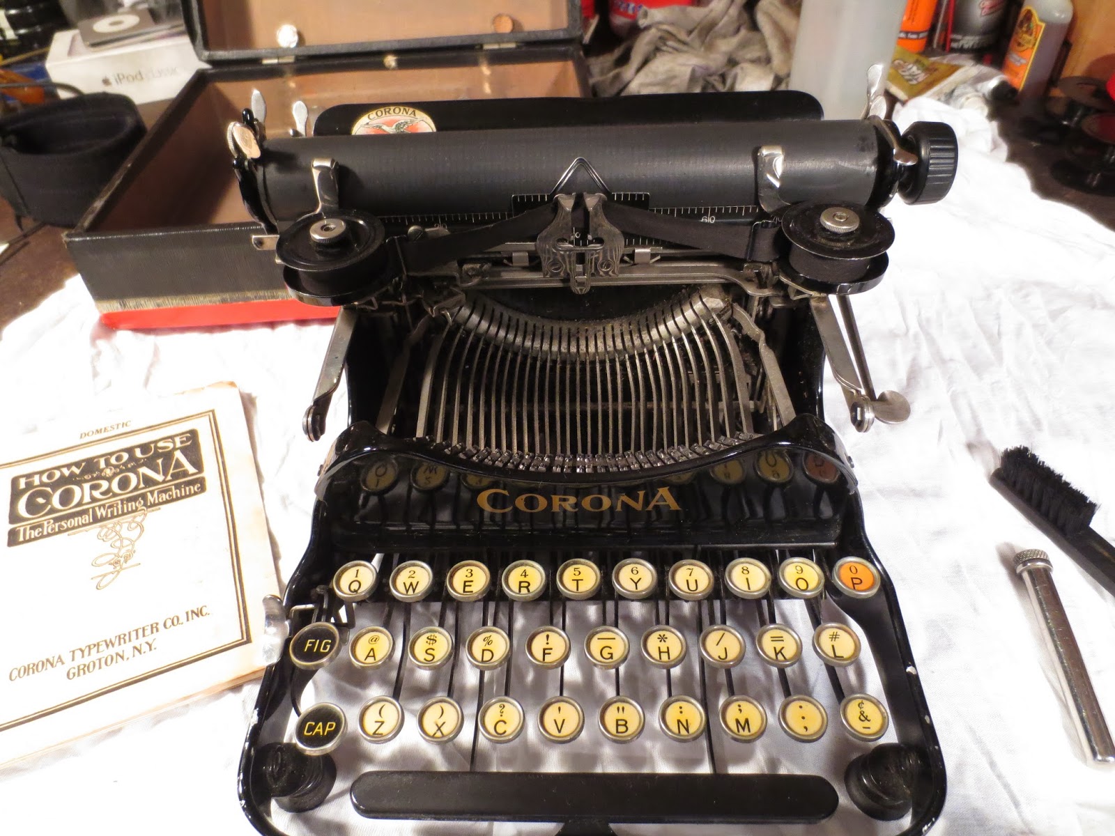 Life in a Typewriter Shop The Royal News