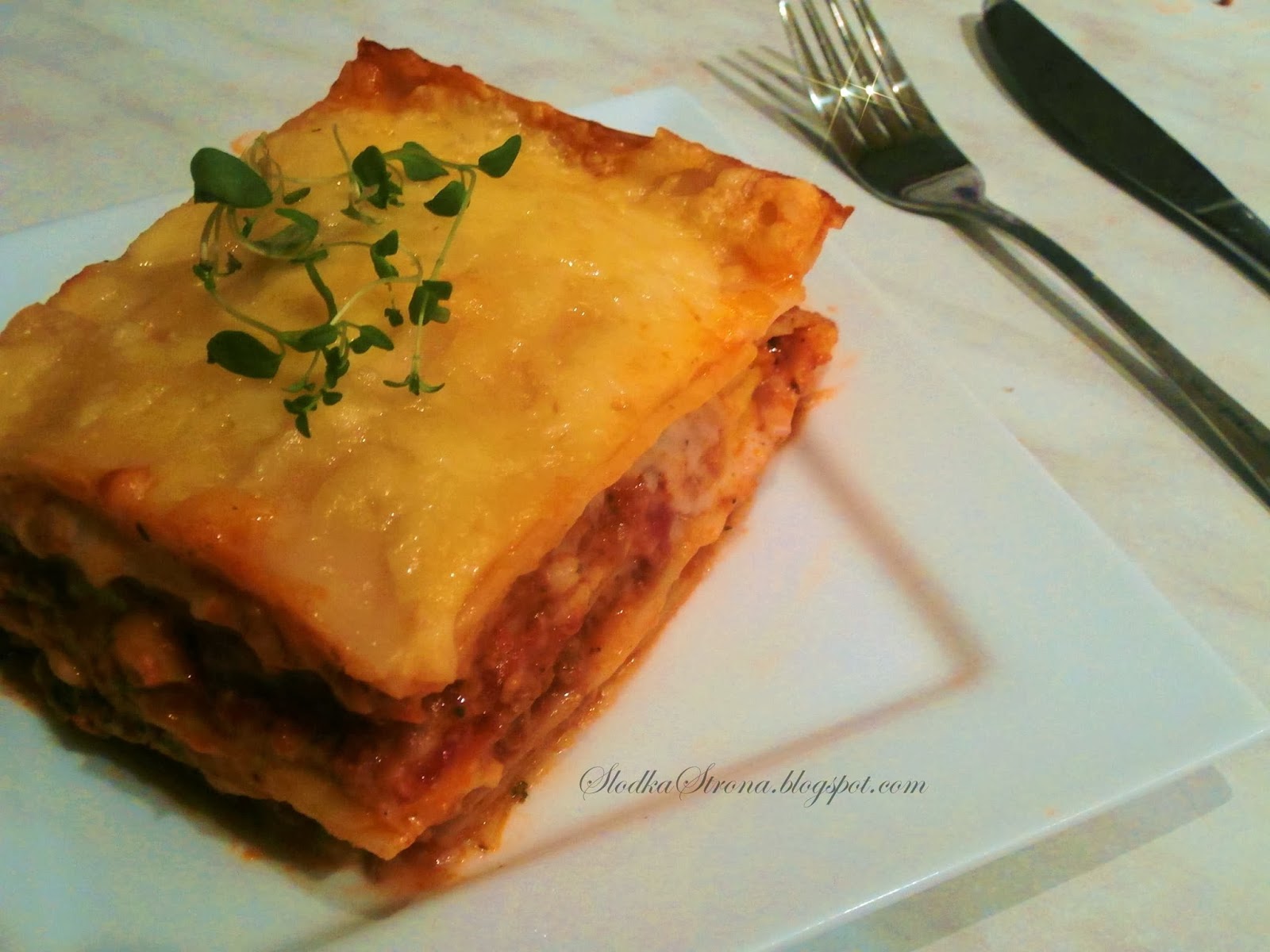 Lasagne z Mięsem, Sosem Pomidorowym i Beszamelowym - przepis - Słodka Strona