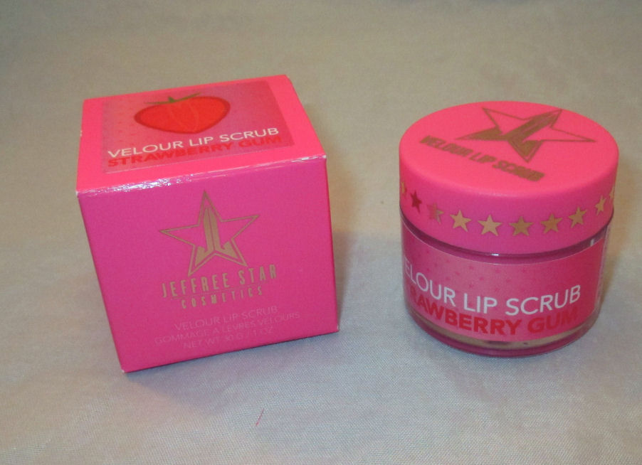 Jeffree Star Velour Lip Scrub in Strawberry Gum