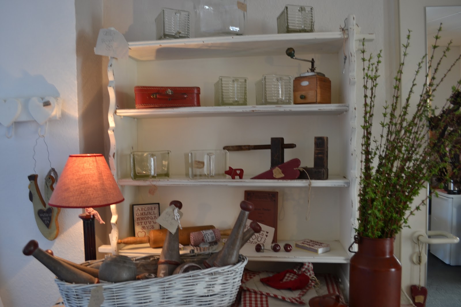 Nostalgie-im-Landhaus: Bilder aus dem Laden und dem Lager