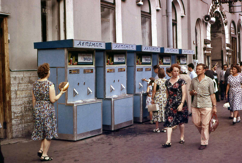 Colour Photos Of Street Scenes In Leningrad 1961