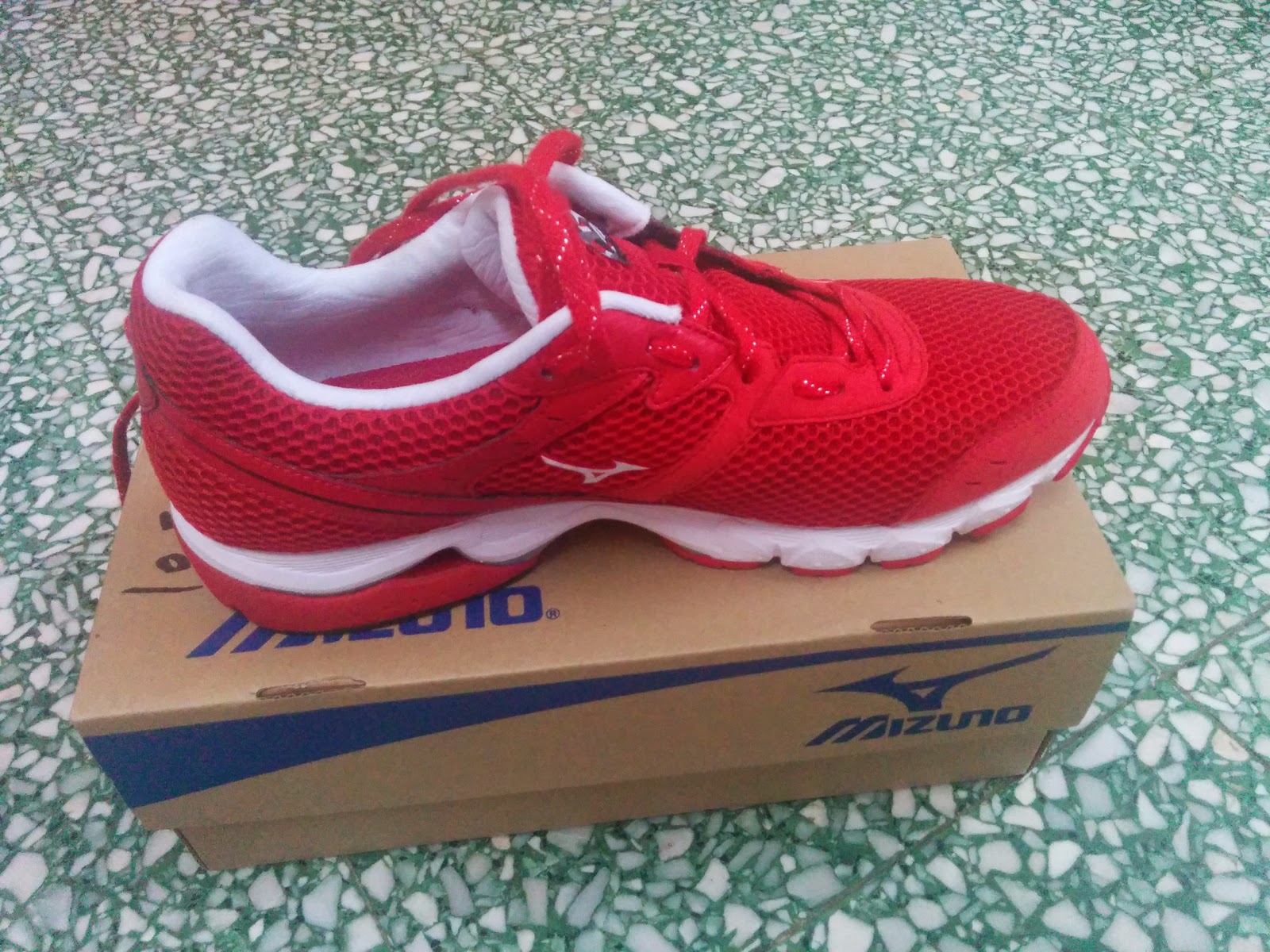 mizuno wave aero 12 red