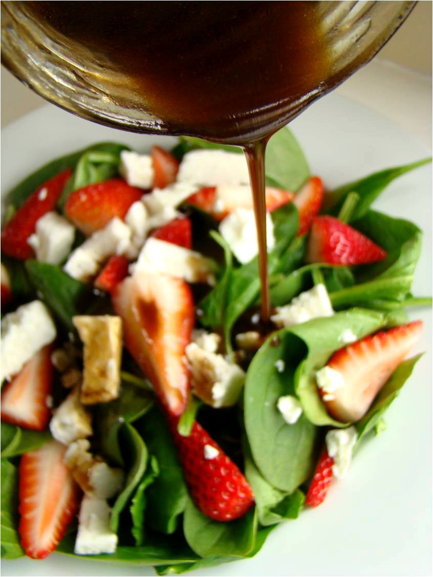Spinach & strawberry salad with balsamic vinaigrette