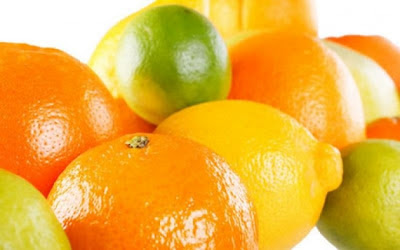 Lima-limão bebida para tratar dores de estômago