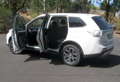 Mitsubishi Outlander PHEV Indonesia