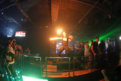 Show Off Liquid Cafe