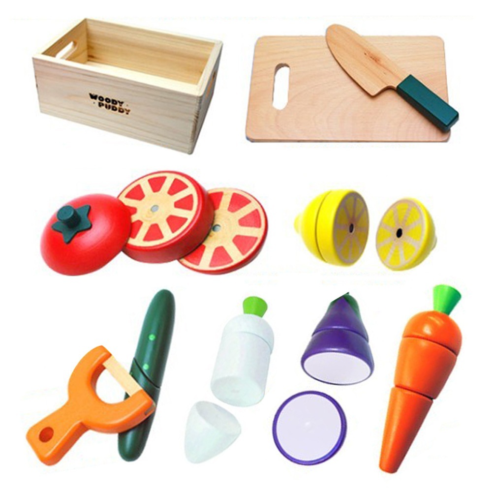 Un monde de douceur novembre 2015 Des accessoires de cuisine en bois pour aller avec sa cuisine évidemment Je veux que tout soit en bois les jouets en plastiques ce n est pas ce qu il y a