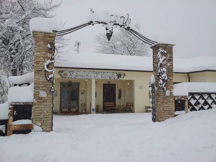 Ristorante  Il Vignale a Rapino (Ch), anche bungalow per soggiorno. Antipasti del territorio rivisi