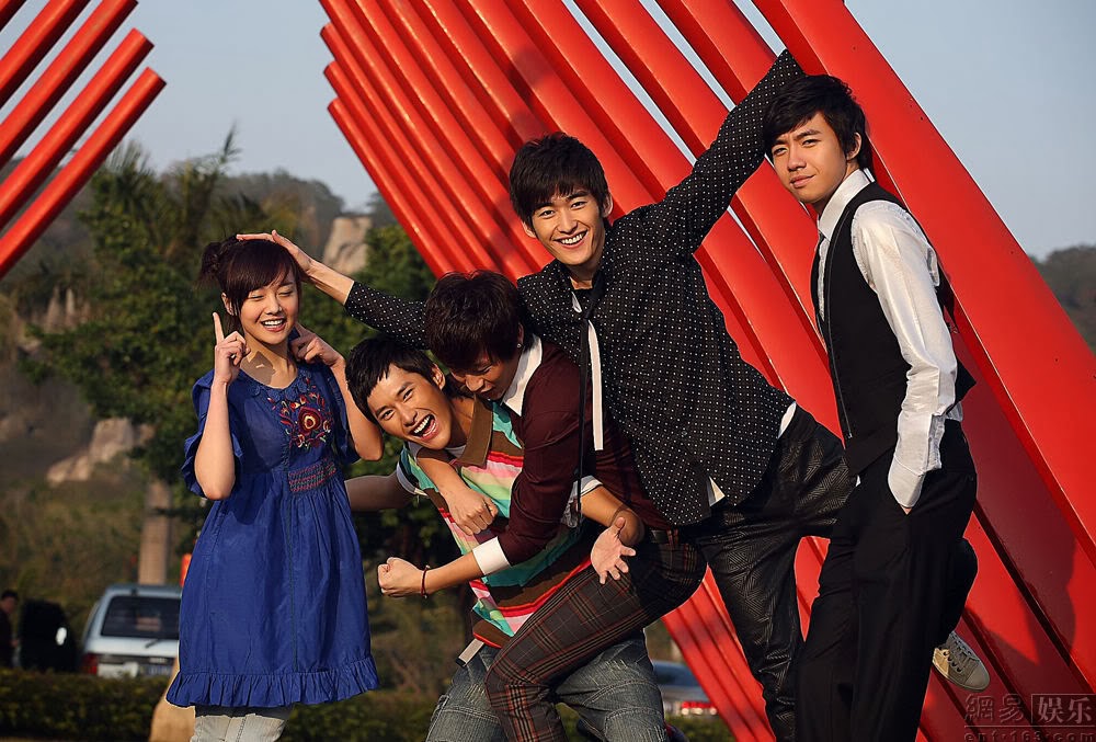 ☆Night's Blog★ Noticias + Reportajes