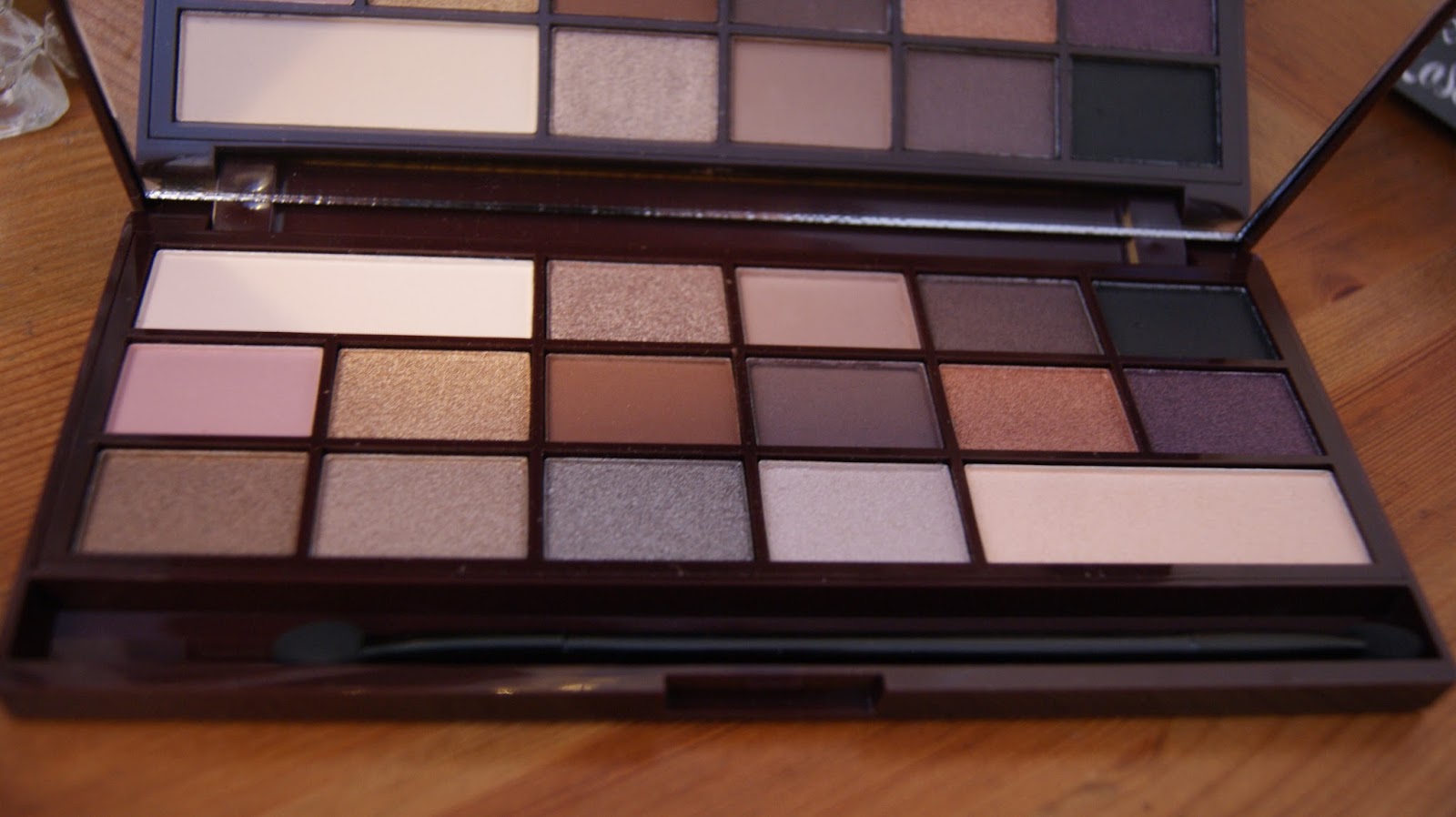 Makeup Revolution Death By Chocolate Palette Eyeshadow Colours