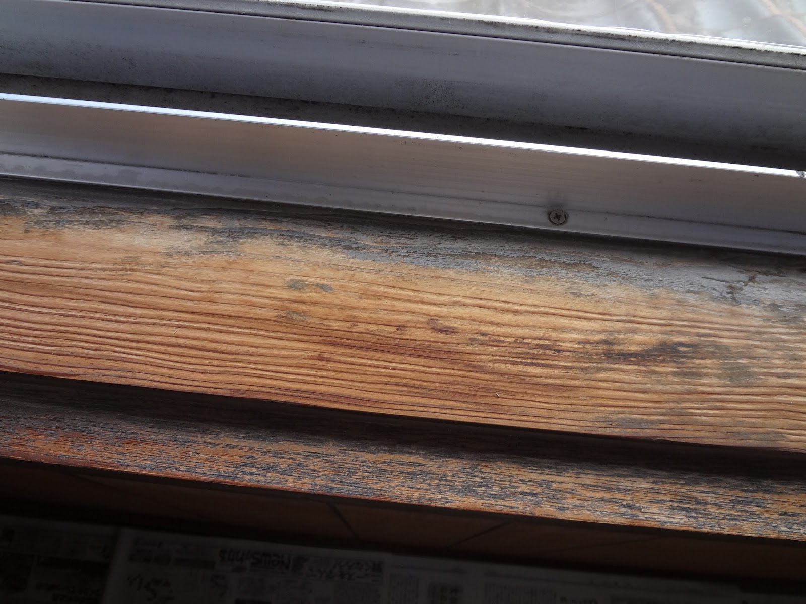 雪だるま通信 窓の桟塗装