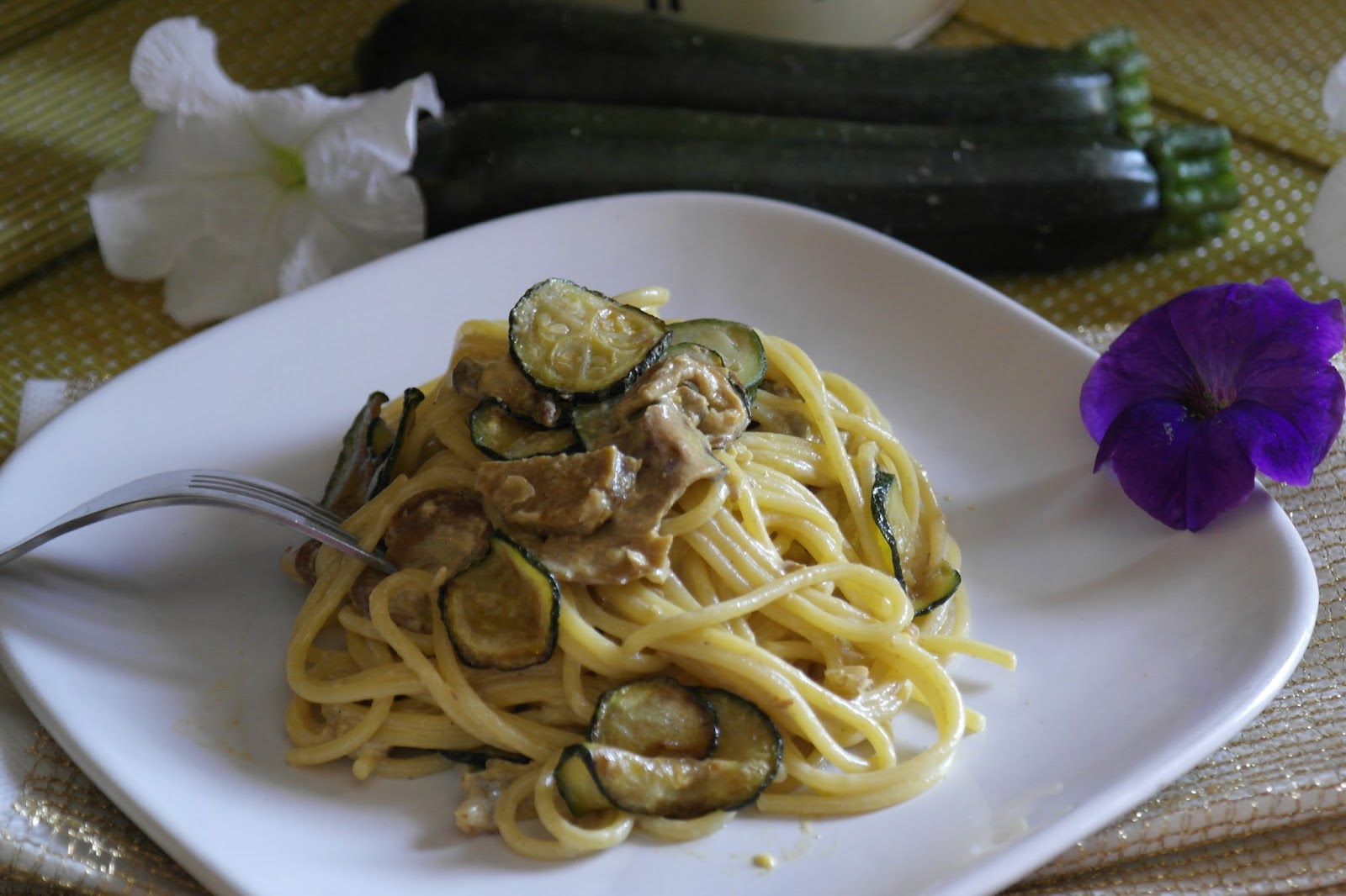 cattivi pensieri recensioni SPAGHETTI CON ZUCCHINE E FUNGHI PORCINI IN