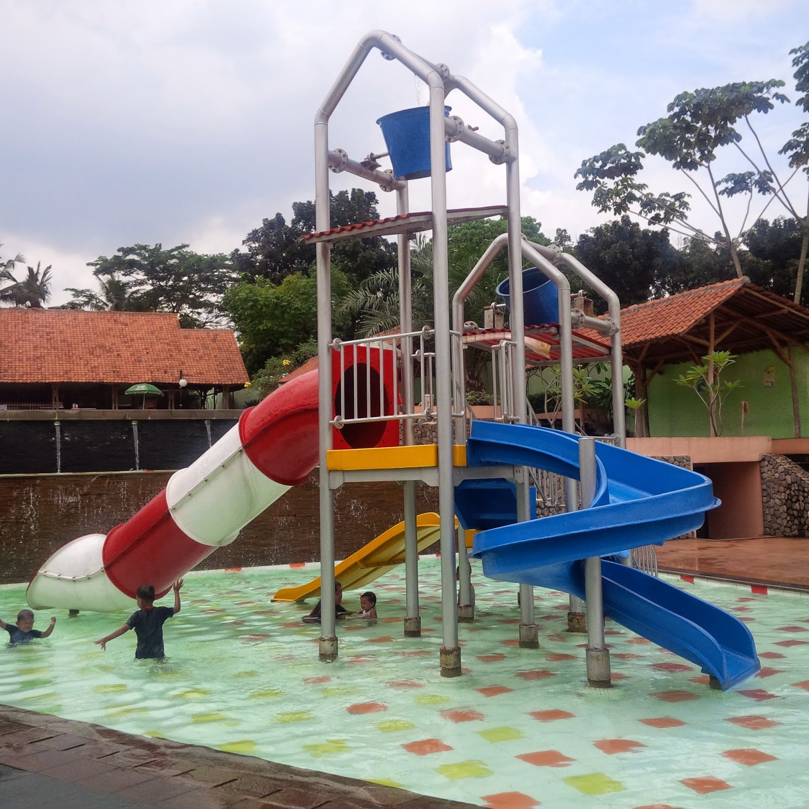 Mirna Ronie Bermain Di Kampung Main Cipulir