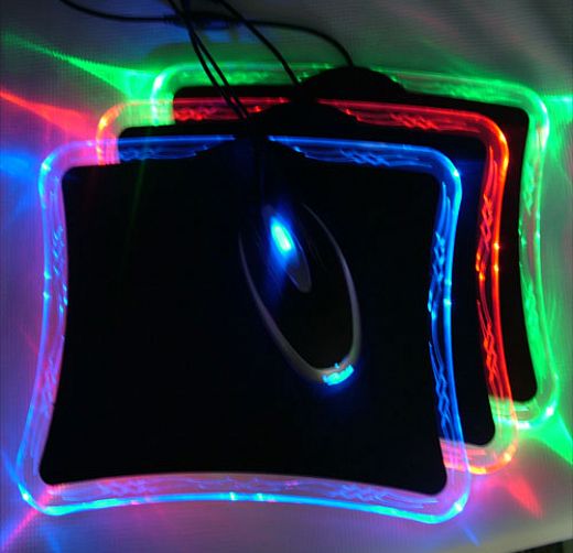 20 Cool and Creative Mousepads.