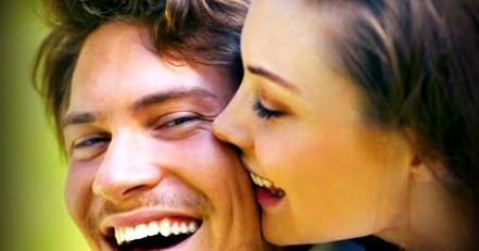 Pareja de enamorados felices | FRASES DE AMOR CORTAS