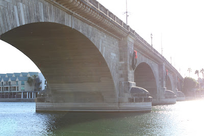 Life's a Trip: Arizona - London Bridge