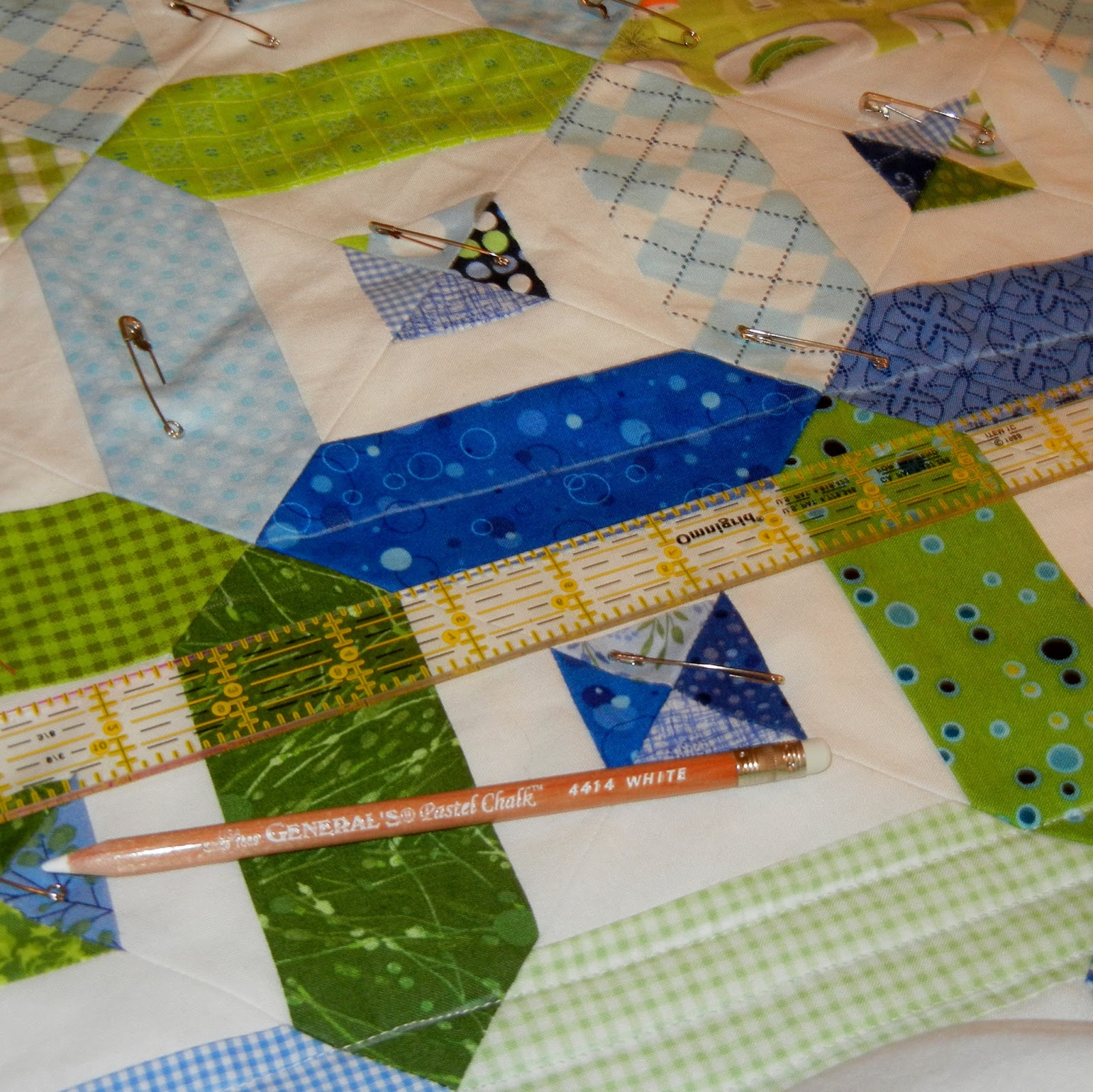 Joanie's Trendy Quilts Tutorial for Grid Quilting