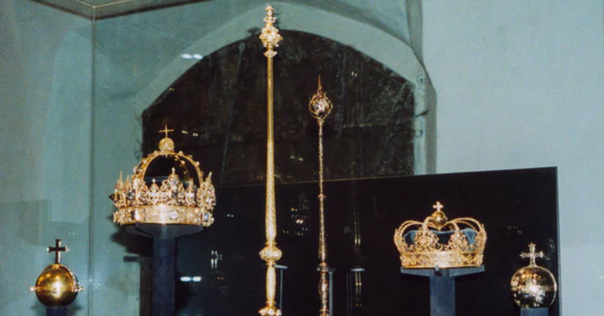 Swedish royal jewels stolen from cathedral