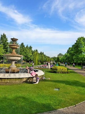 Regents Park, fountain, flowers, grass, sunny day, London