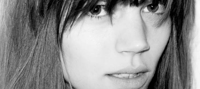 Freja Beha Erichsen O LADO BOM DE SER FREJA BEHA_modelo lésbica_modelo andrógina_androginia_ensaio sensual_capas de revistas_morenas