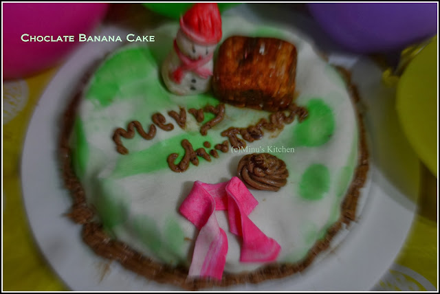 chocolate banana cake with marshmallow fondant (christmas special)