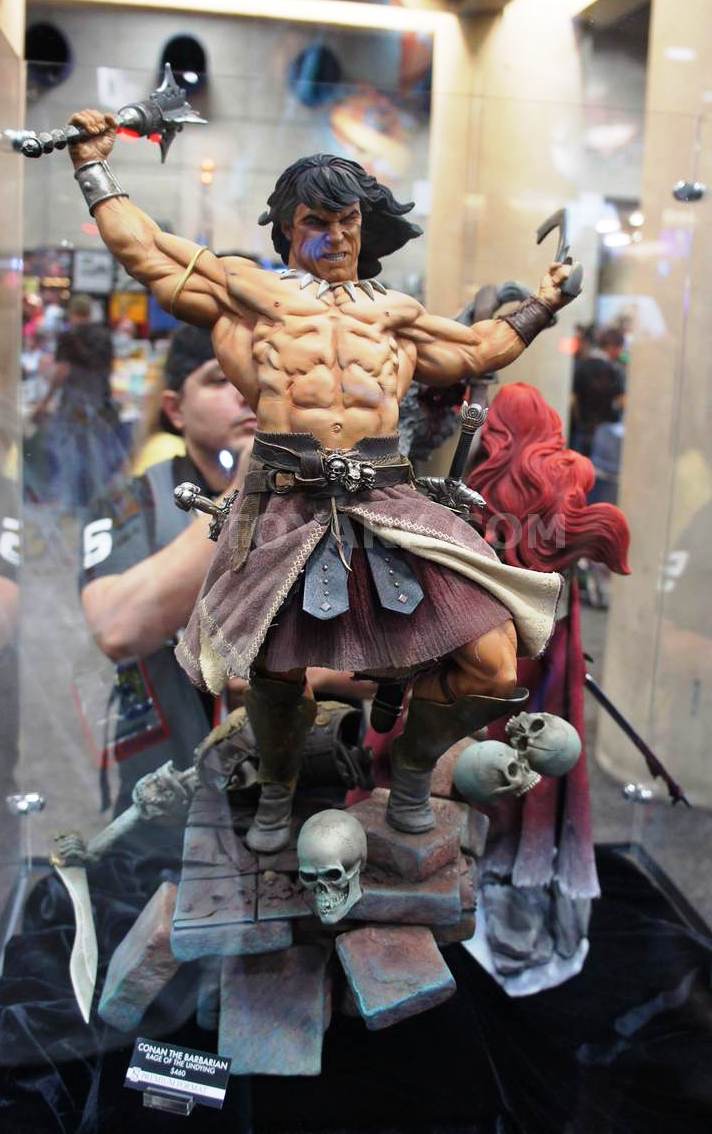 welovetoys SDCC 2013 Sideshow figures and statues display