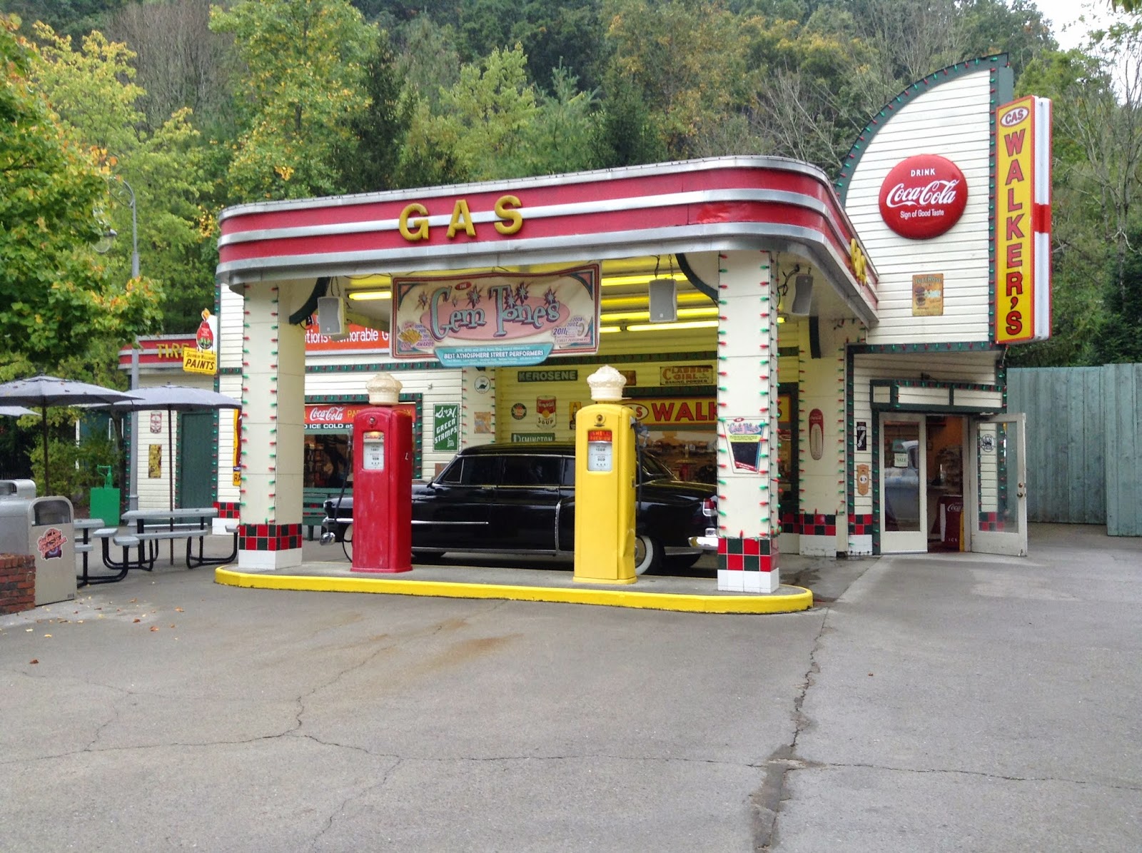 Hope's Cafe Family Fun At Dollywood!