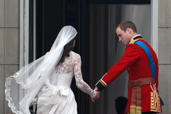 kate middleton wedding dress back에 대한 이미지 검색결과