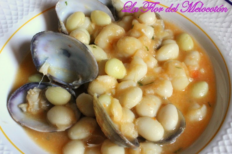 Pochas Con Almejas