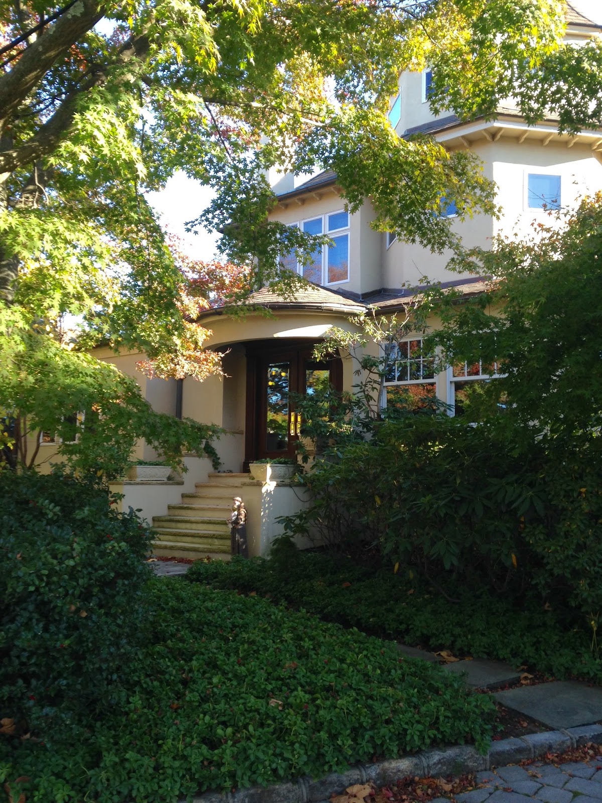 travels Movie Stars' Homes, Bayside, Queens, New York