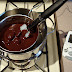 Teknik Double Boiling Homemade Chocolate Yang Betul