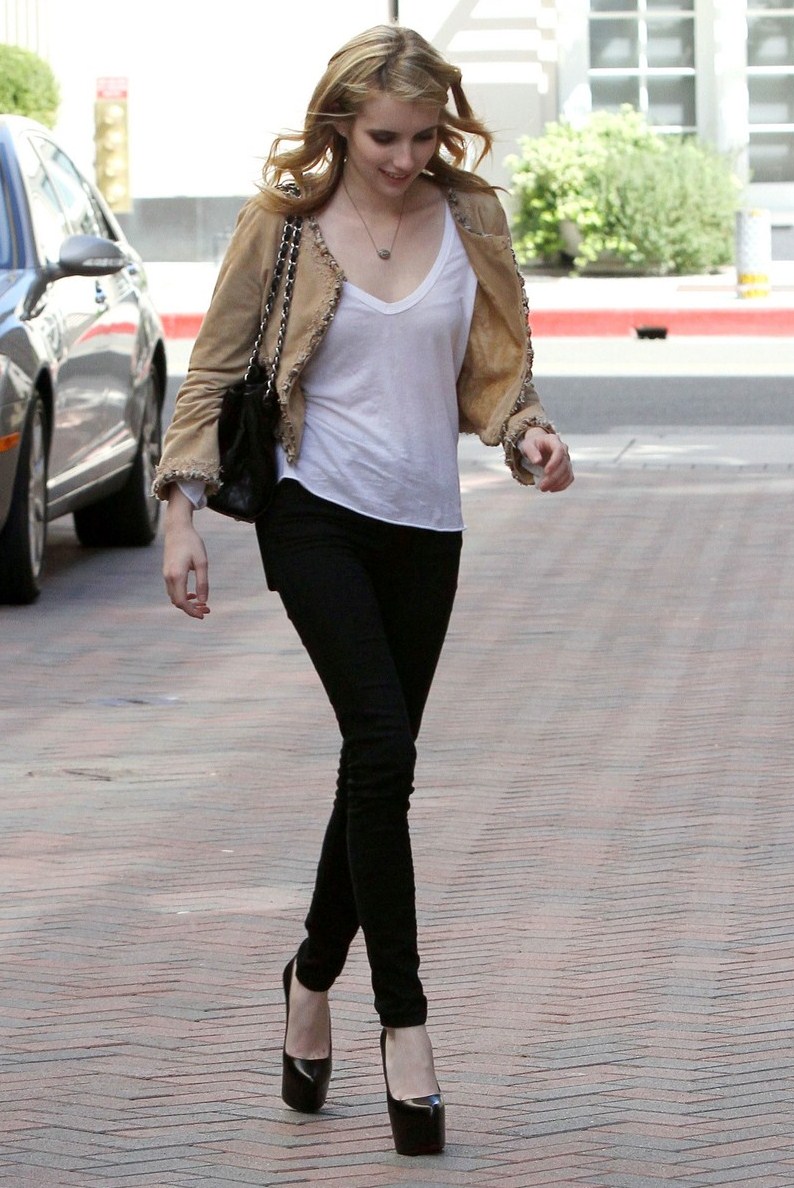Emma Roberts: Busy In Beverly Hills | Celebrity Update