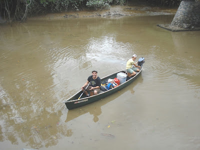 canoe sur la tonnegrande Guyane