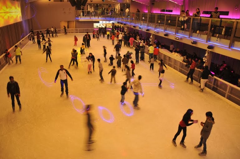 That's How It Really Works !! iSkate Ice Skating Rink in Delhi