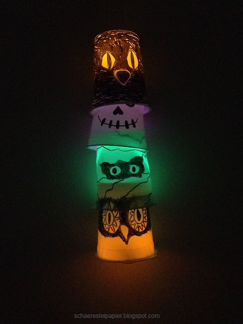 Schaeresteipapier Halloween Was Leuchtet Da Im Dunkeln