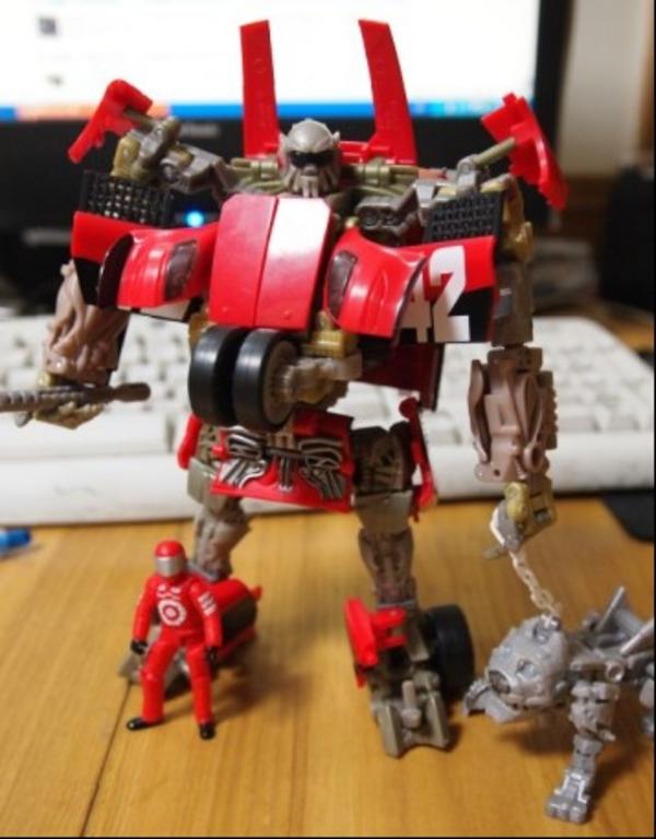This is a catch up of the toy transformers dark of the moon toys mirage. This is a catch up of the toy